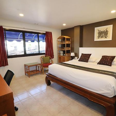 Summer Breeze Hotel Patong Екстериор снимка