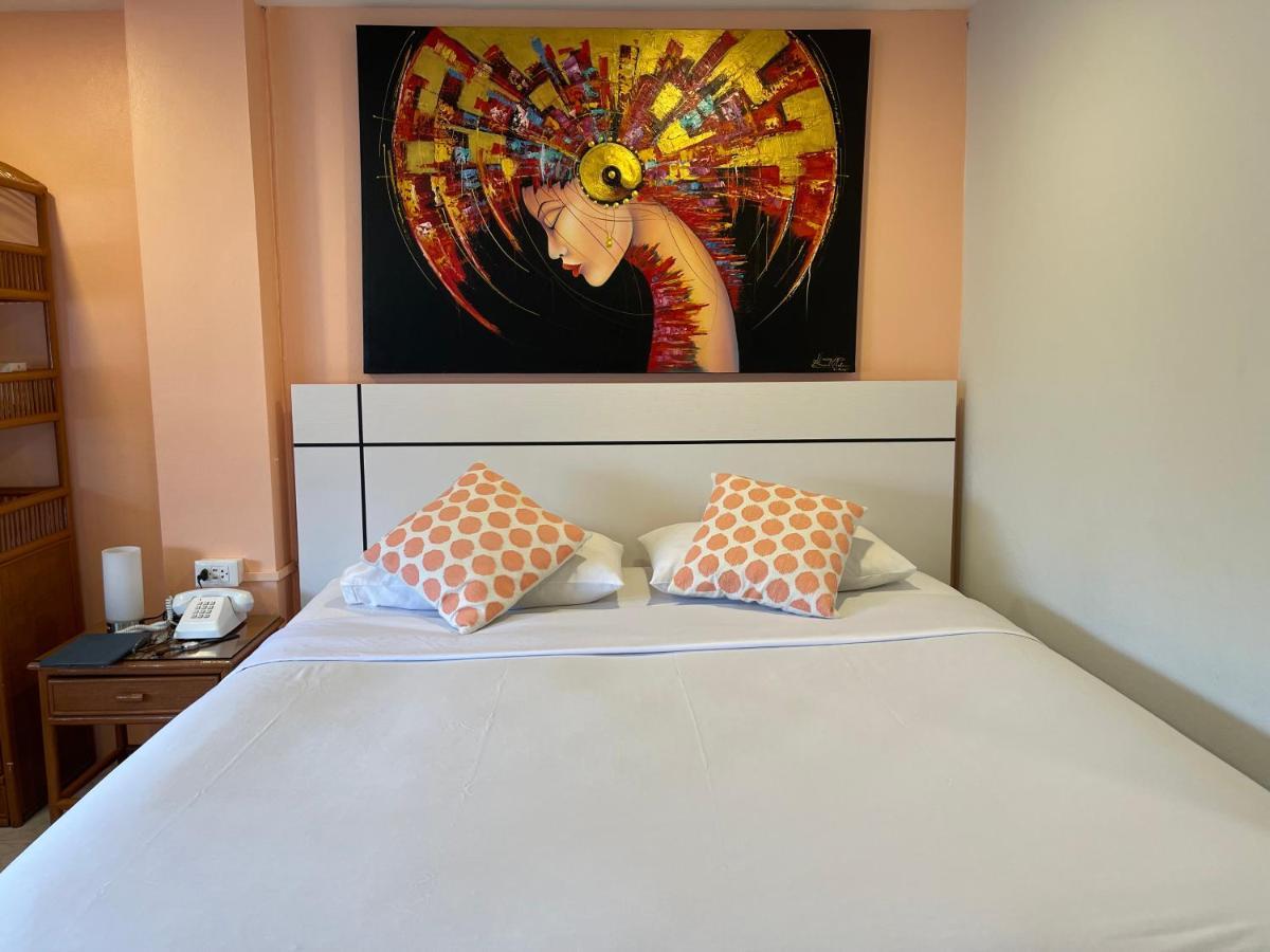 Summer Breeze Hotel Patong Екстериор снимка