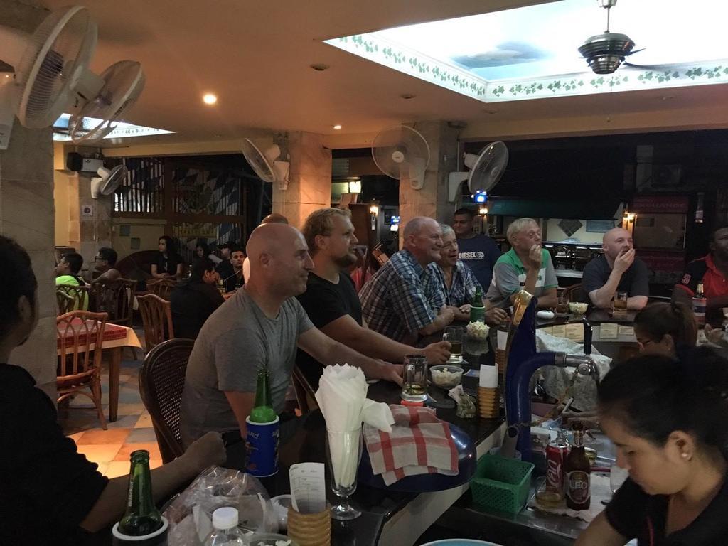 Summer Breeze Hotel Patong Екстериор снимка
